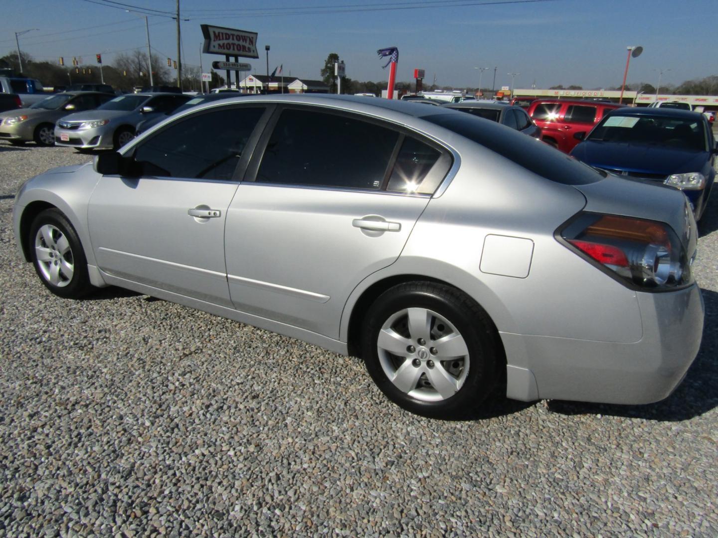 2008 Silver /Gray Nissan Altima 2.5 (1N4AL21E48N) with an 2.5L L4 DOHC 16V engine, Automatic transmission, located at 15016 S Hwy 231, Midland City, AL, 36350, (334) 983-3001, 31.306210, -85.495277 - Photo#5